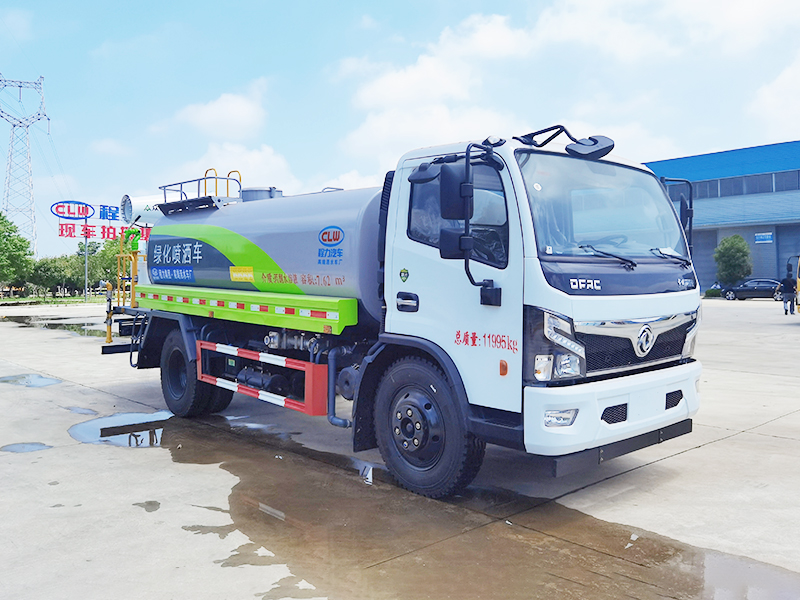 東風(fēng)大福瑞卡8方灑水車(chē)