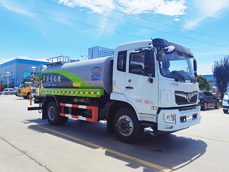 東風(fēng)大福瑞卡灑水車(chē)